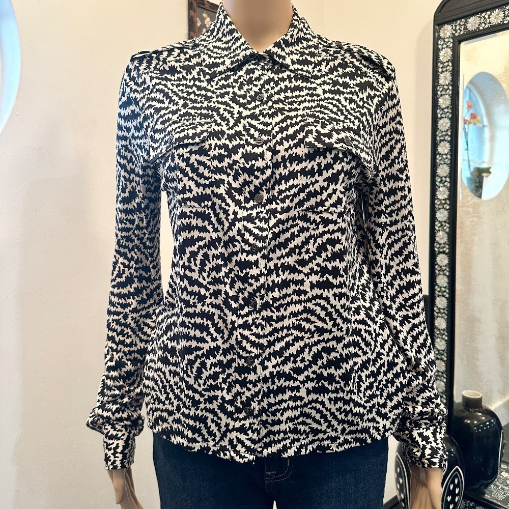 Tory Burch 100% Silk Button Down Sz M - Picture 6 of 6
